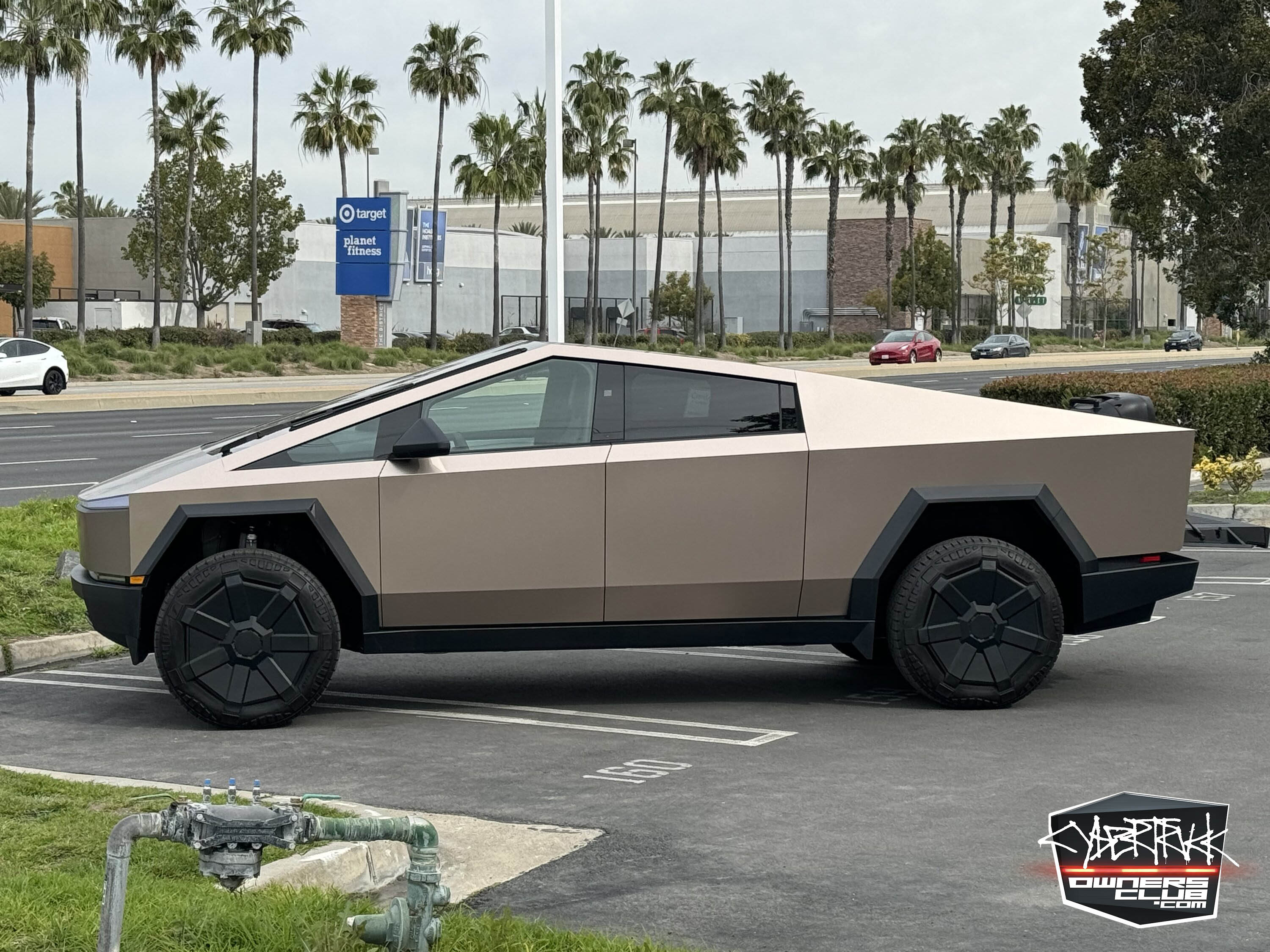 Here’s How Tesla’s $6,500 Cybertruck Color Paint Film Looks Like IRL
