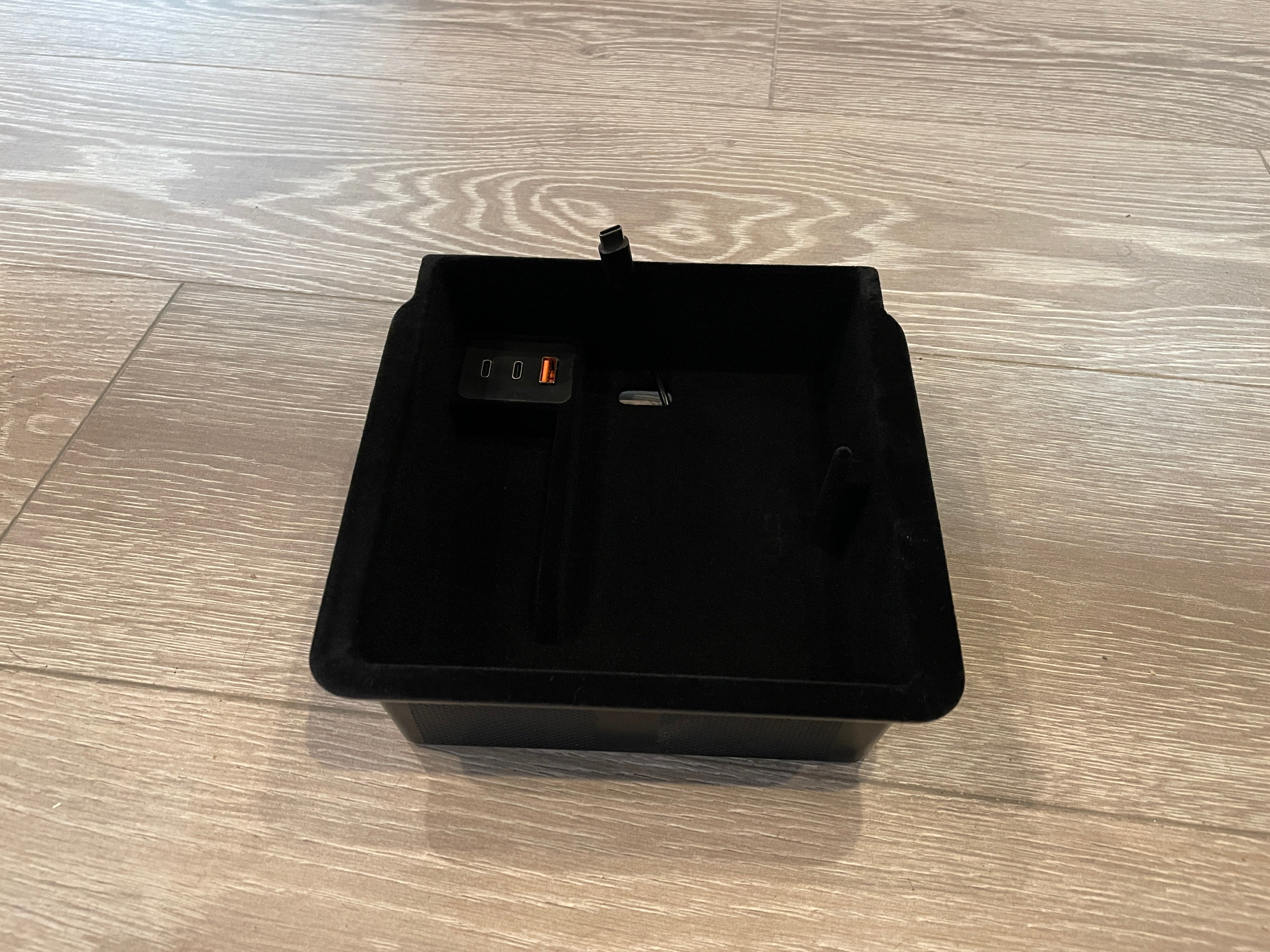 Tesla Model 3 Highland Armrest Tray With USB Charging Dock