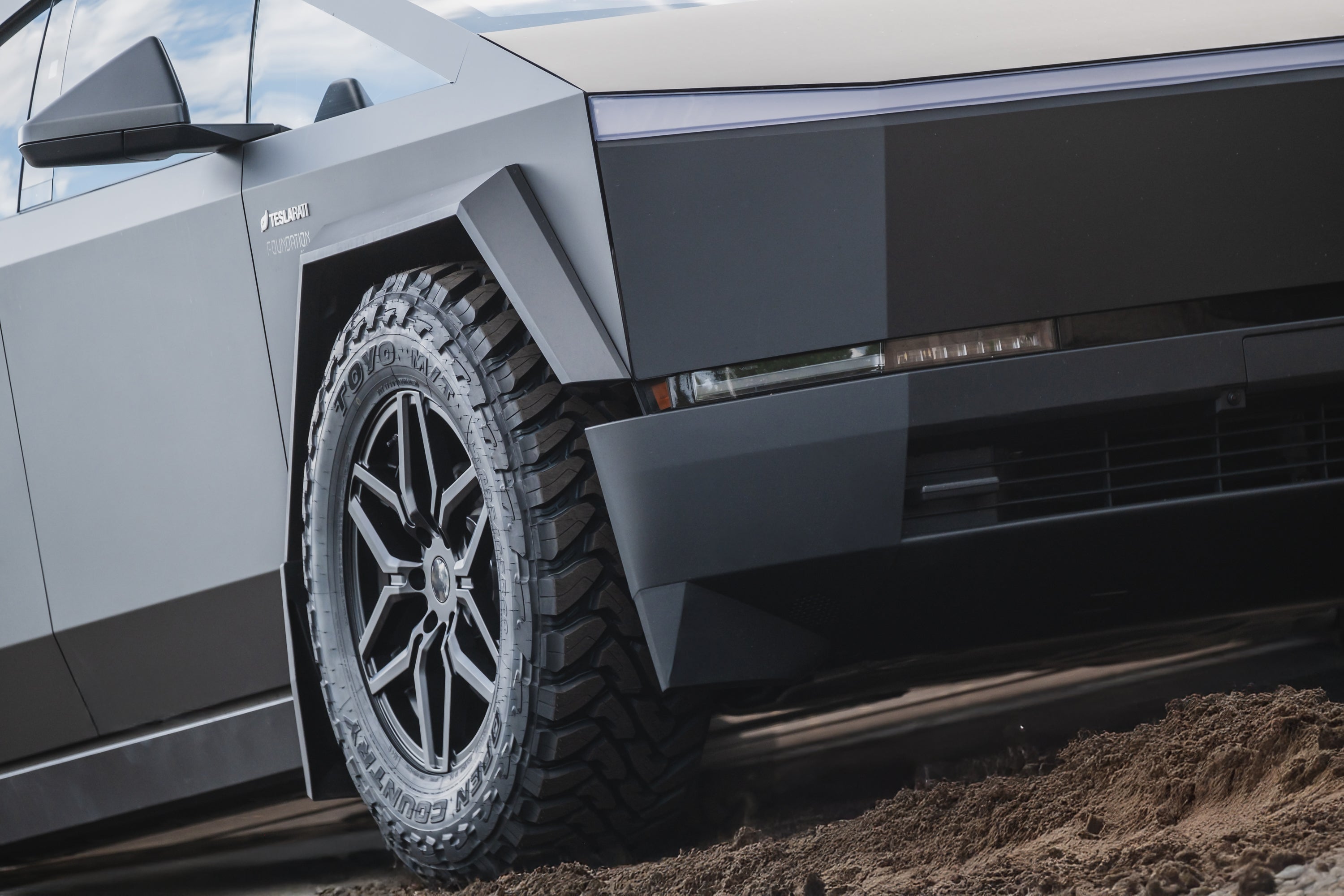 Tesla Cybertruck TrailFORGE Star01 Forged Wheels