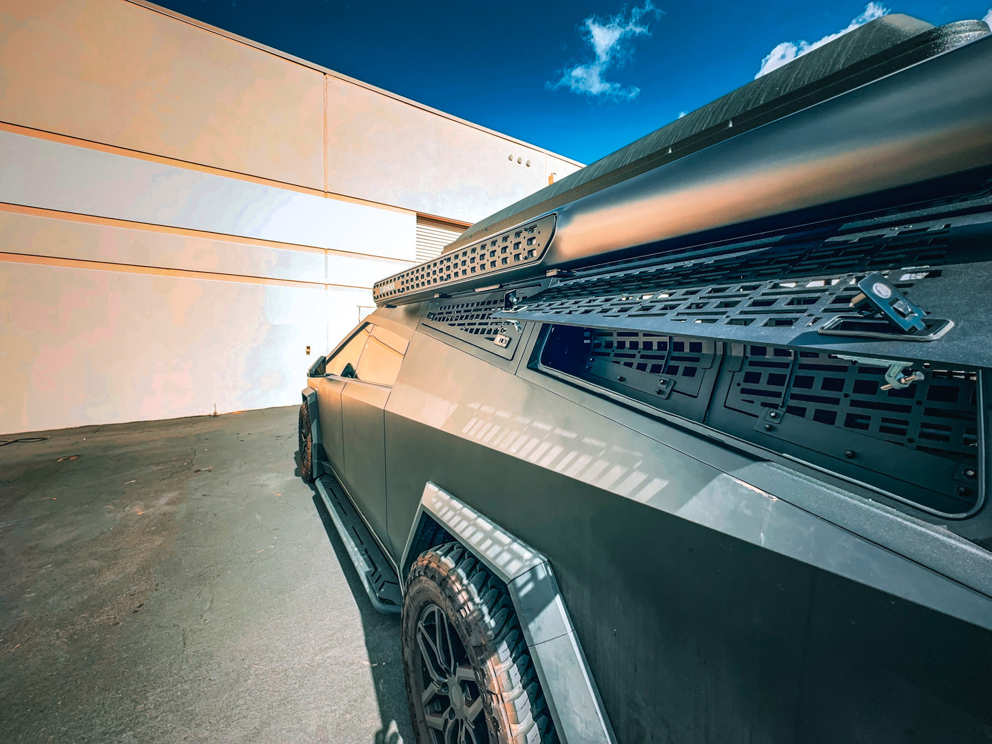 Tesla Cybertruck 270-Degree Free Standing Awning for Camping