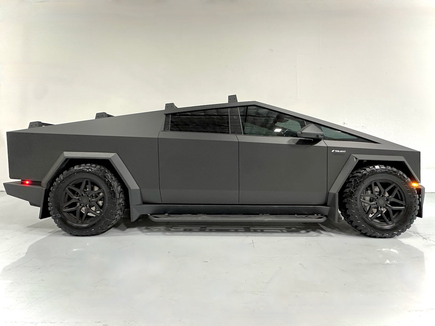 Tesla Cybertruck Running Boards Side Steps