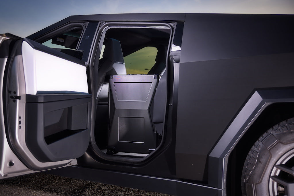 Cyber Suitcase: Tesla Cybertruck-inspired (USB, Large Capacity, Checked Bag)