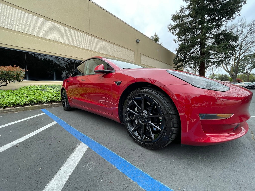 Tesla Model 3 Gloss Black (18-in) Blade Style Wheel Cover Set