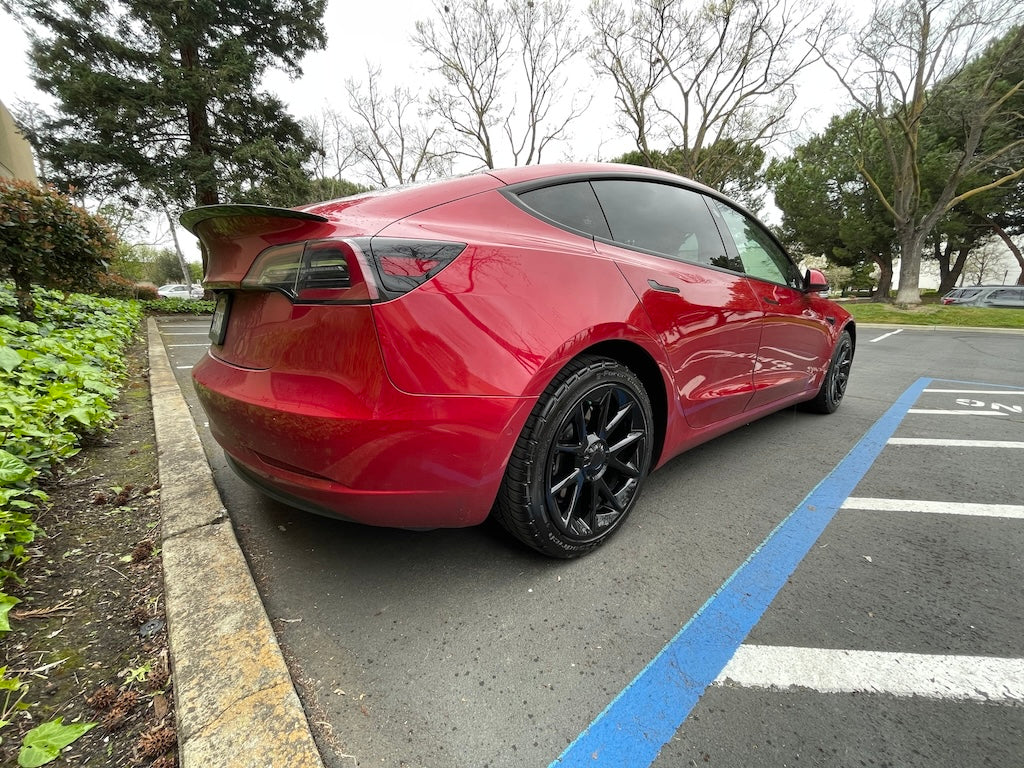 Tesla Model 3 Gloss Black (18-in) Blade Style Wheel Cover Set