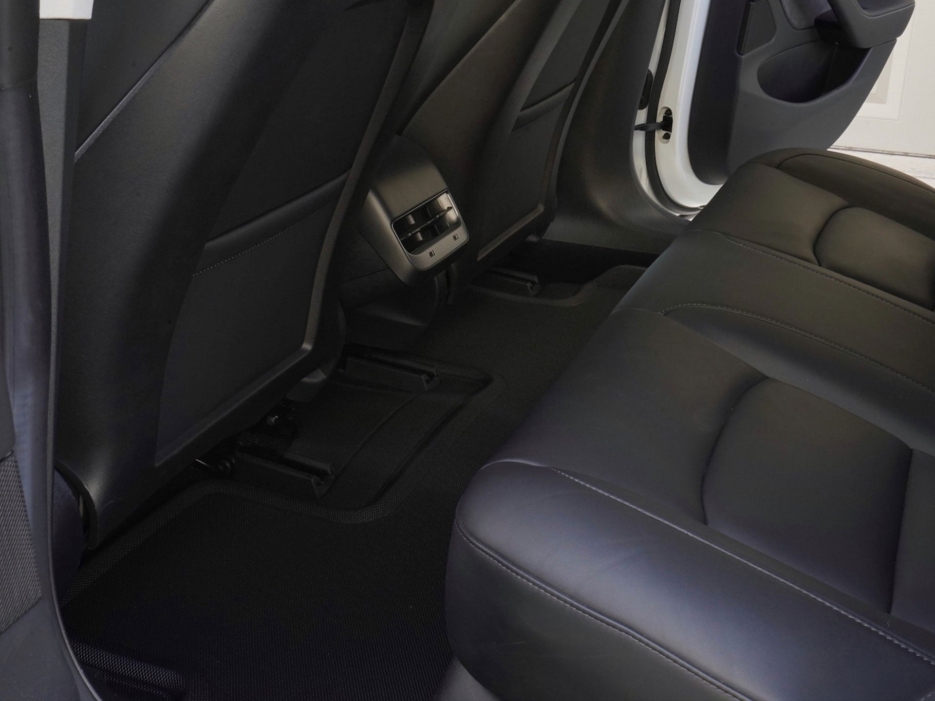 Tesla Model 3 Floor Mats and Liners by 3D MAXpider