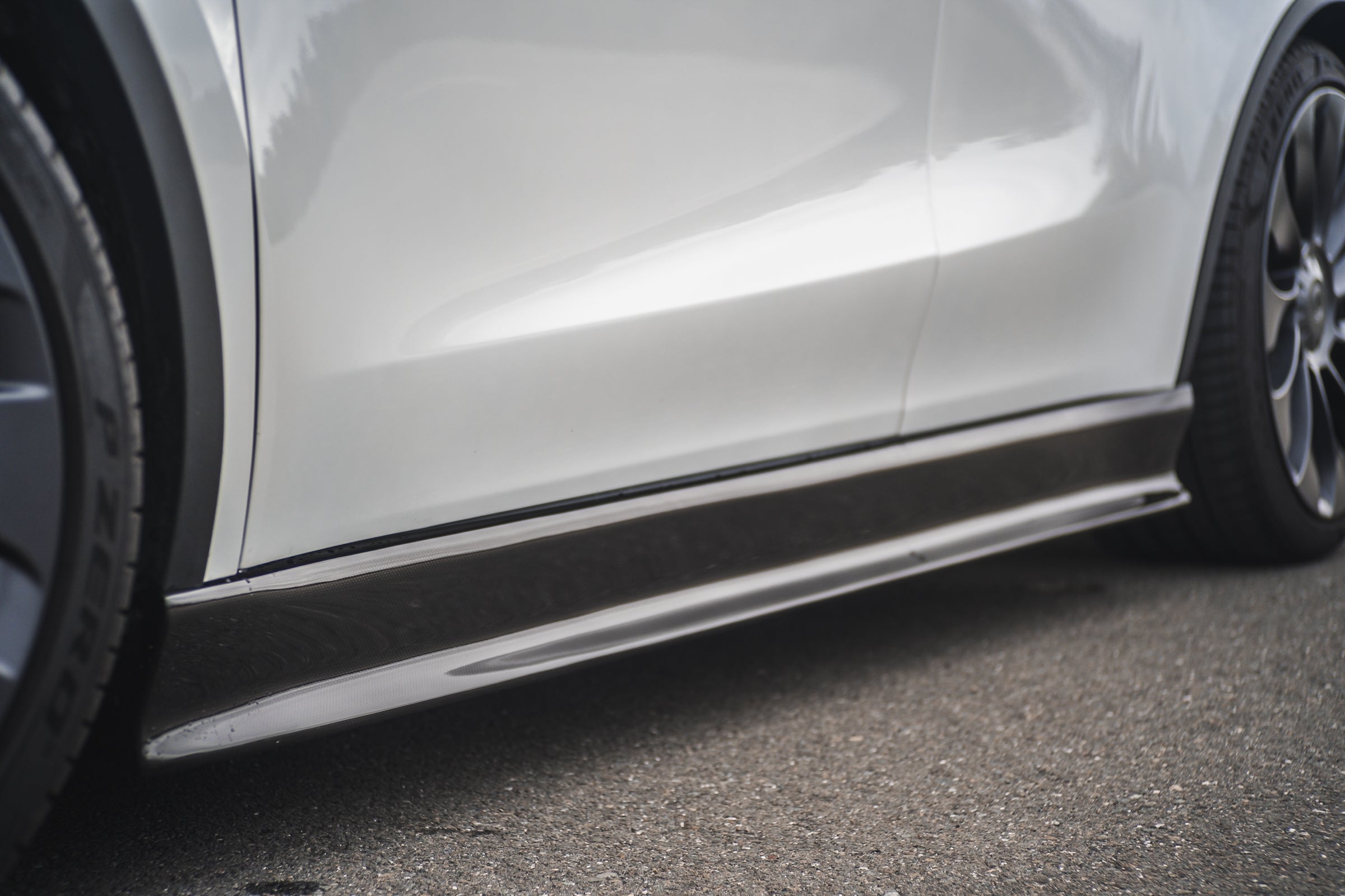 Tesla Model Y Carbon Fiber Side Skirts