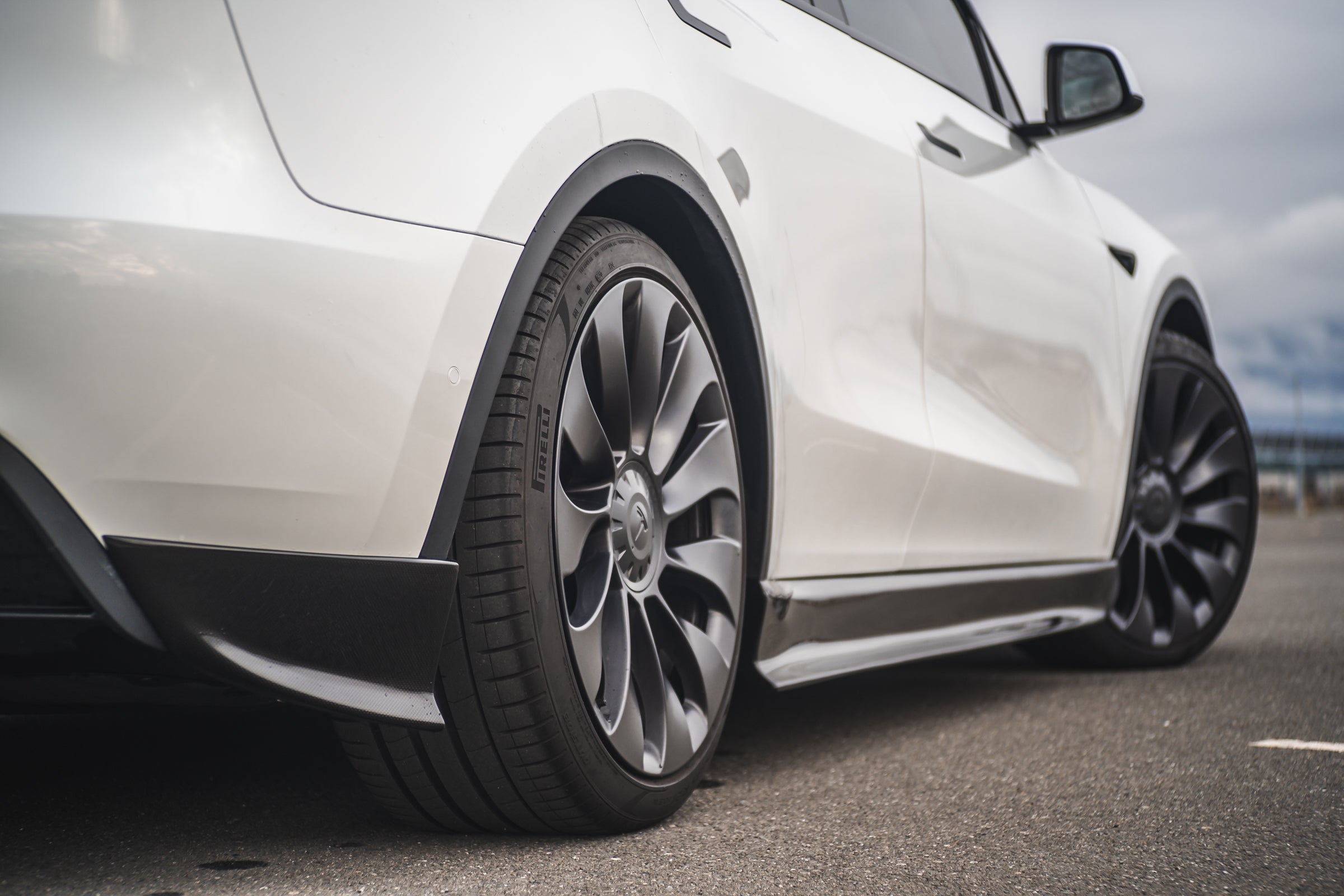Tesla Model Y Carbon Fiber Side Skirt Extension