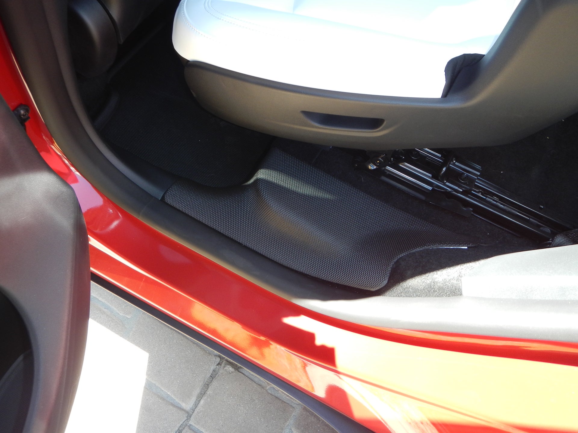 Tesla Model Y Third Row (7 Seater) All-Weather 3D MAXpider Floor Mats