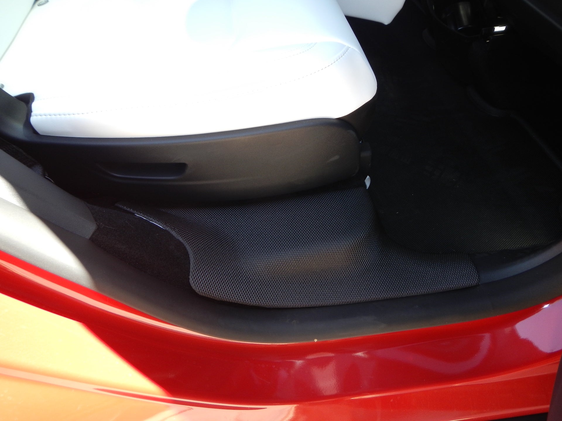 Tesla Model Y Third Row (7 Seater) All-Weather 3D MAXpider Floor Mats