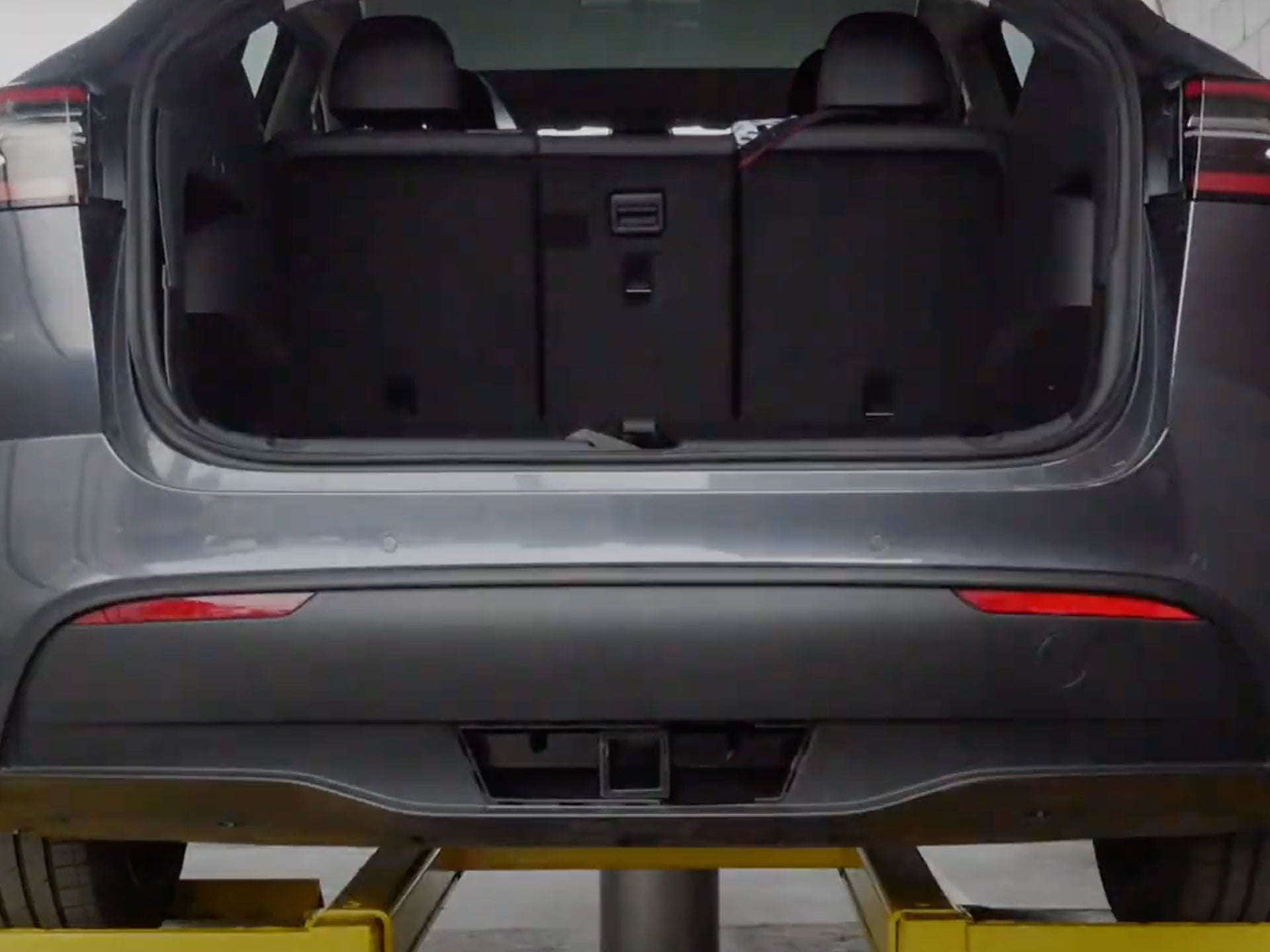 Tesla Model Y Tow Hitch (Invisible EcoHitch Design)