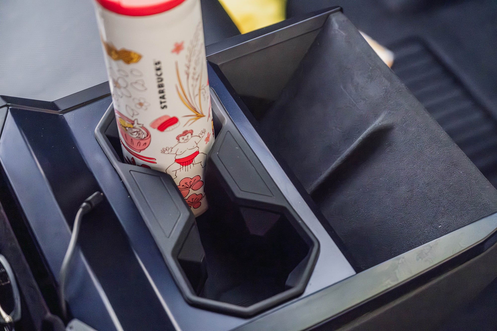 Tesla Cybertruck Cup Holder Insert