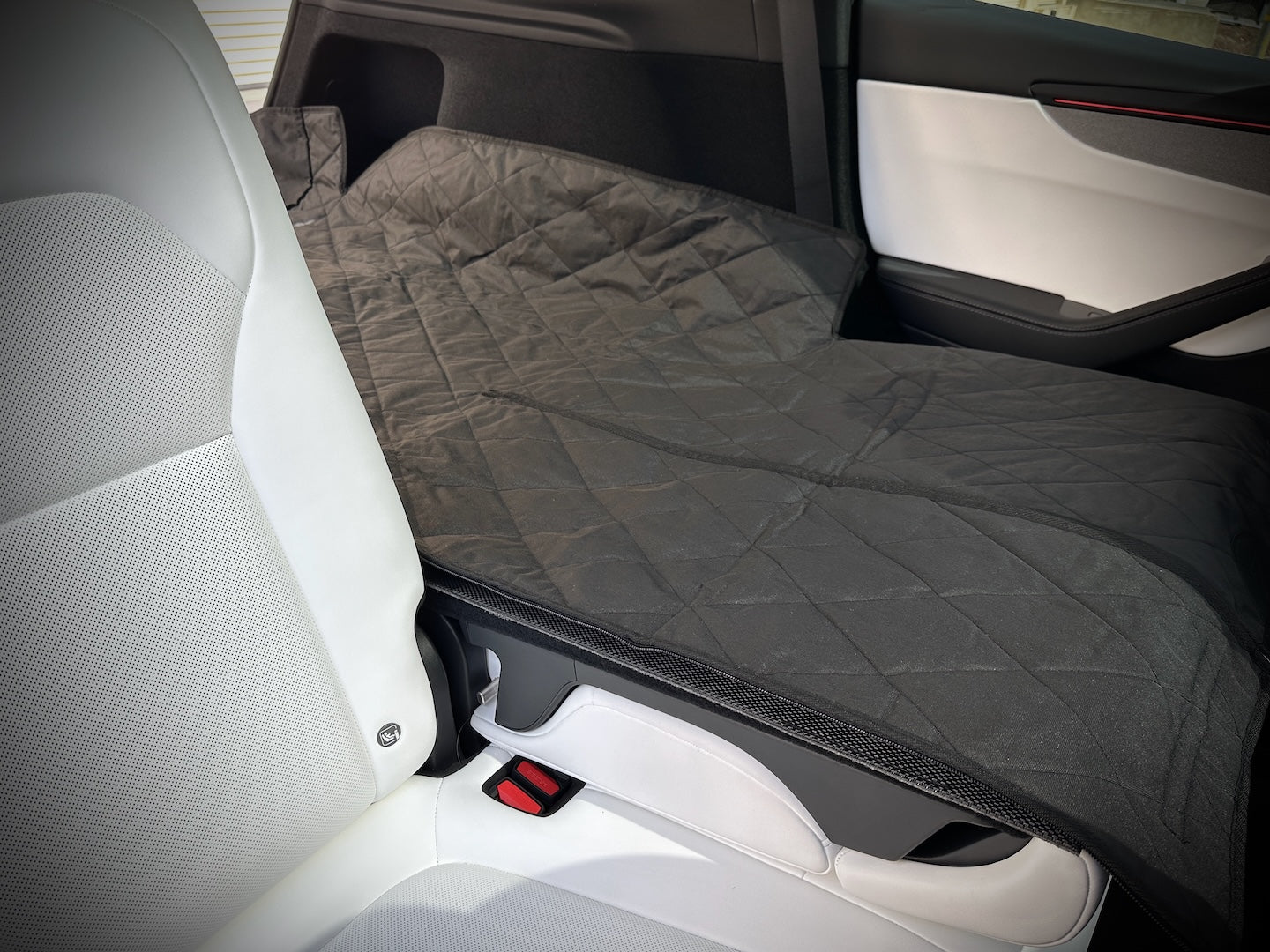 Tesla Model Y Pet Cover Rear Cargo Liner (Full Seatback Coverage)