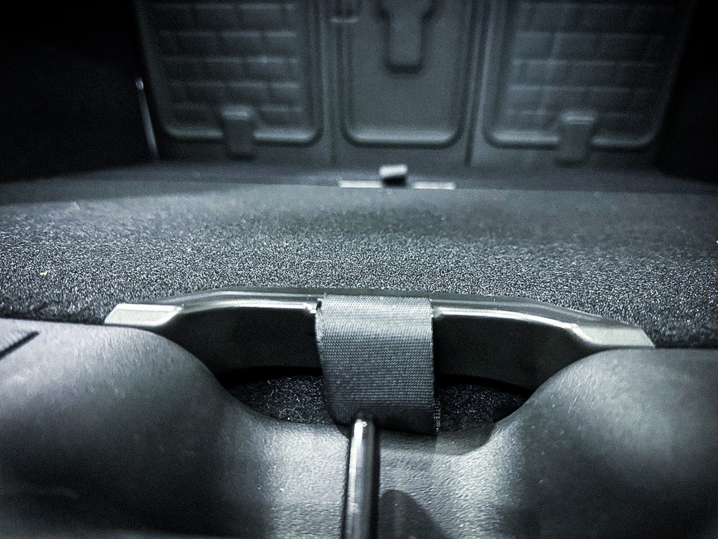 Tesla Model Y Sub-trunk Easy-Lift Handle Set