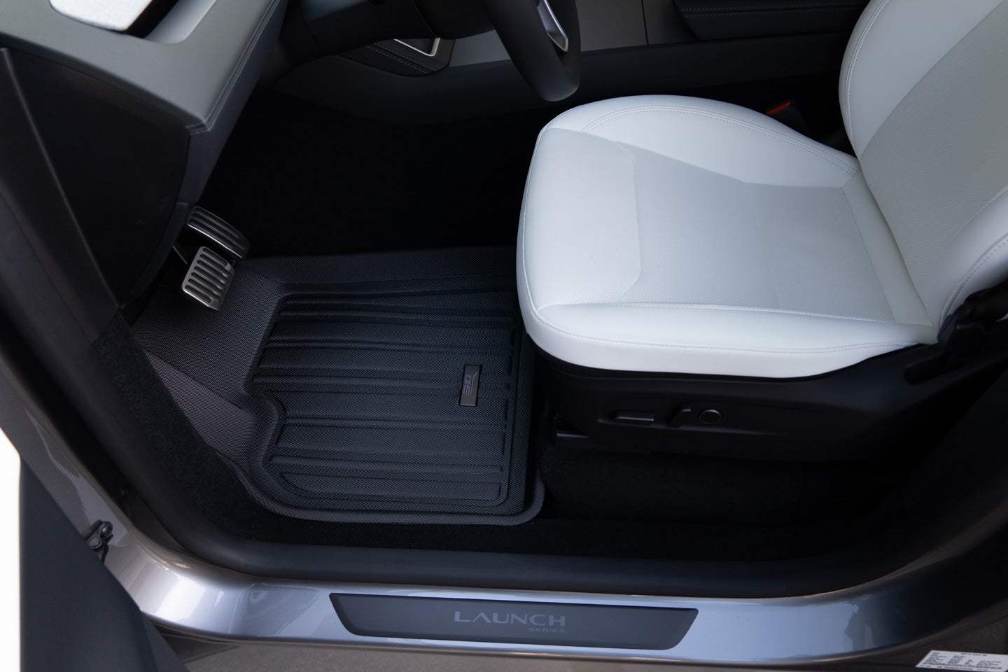 Tesla Model Y All-Weather 3D MAXpider Floor Mats and Liners