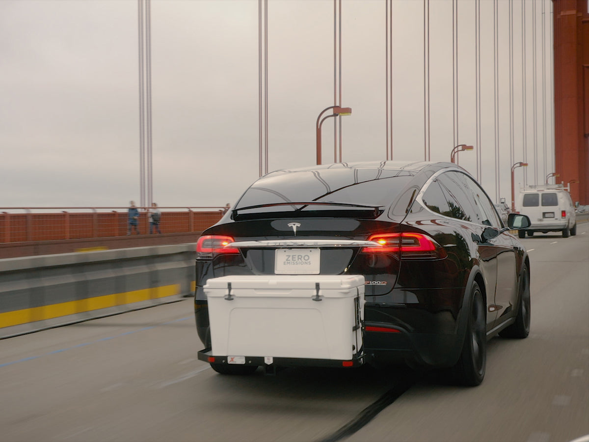 Xe Container Tesla Tesla Model X cargo carrier: Lightweight aluminum, easy stowaway