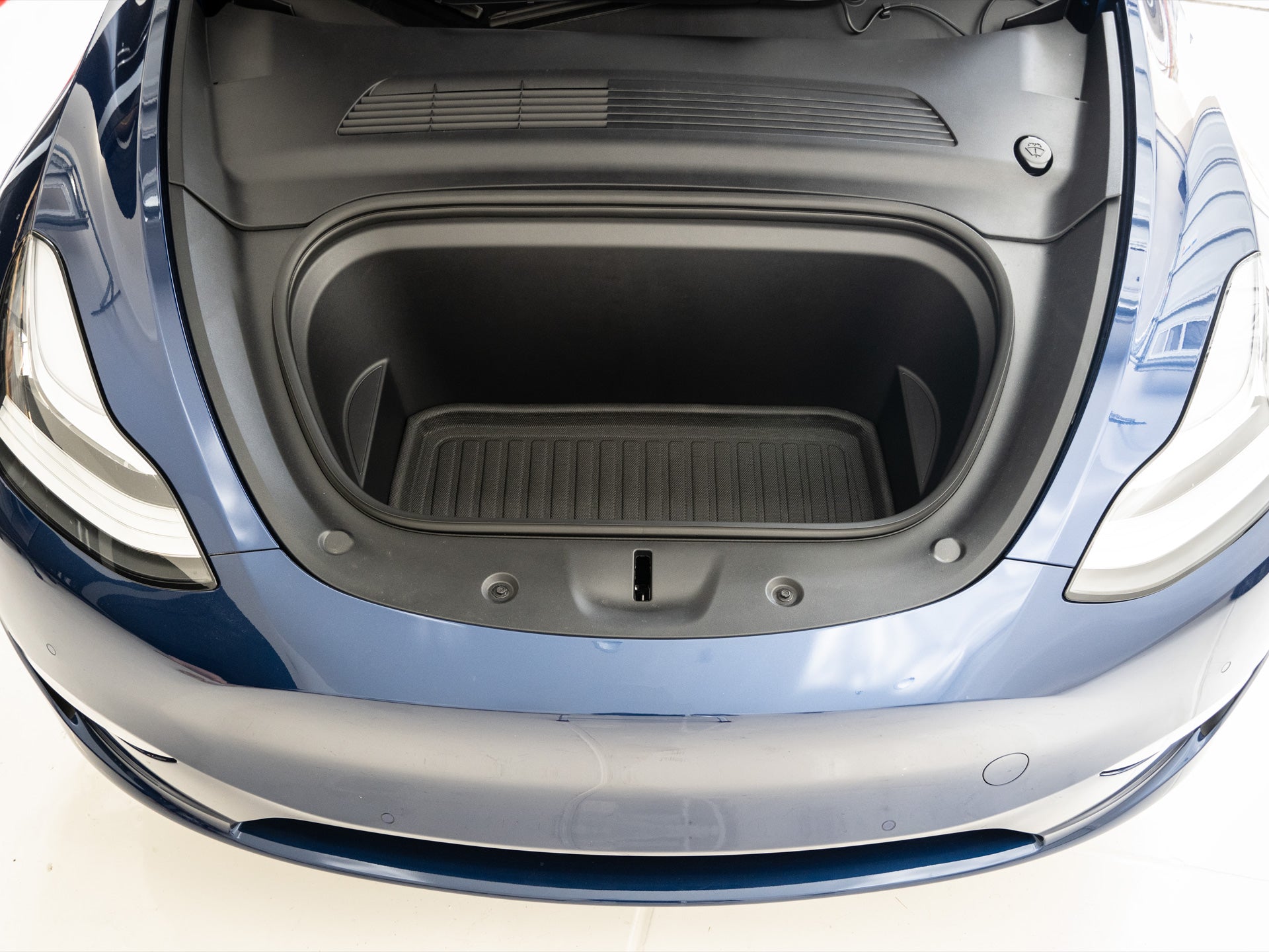 Tesla Model Y All Weather 3D MAXpider Floor Mats and Liners 5 Seats Front Trunk Frunk Only