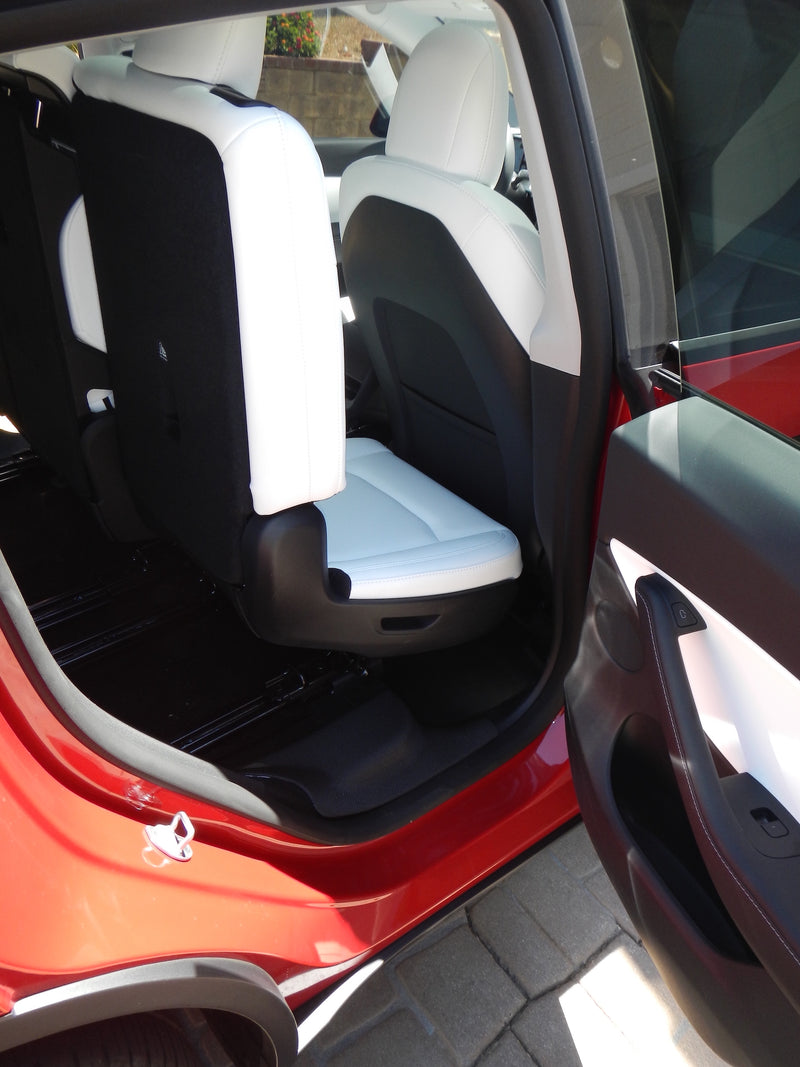 Tesla Model Y Third Row (7 Seater) + Side Step Protection All-Weather 3D  MAXpider Floor Mats – TESLARATI Marketplace